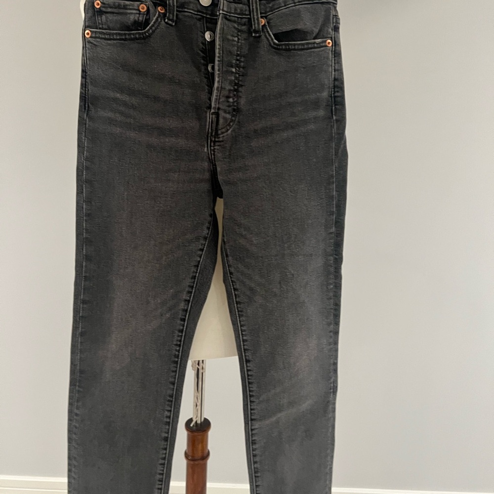Levi' women’s Charcoal Slim Jeans